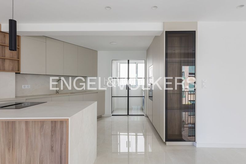 Piso vivienda a estrenar en ruben vela zona de en corts en Valencia - Imagen 4