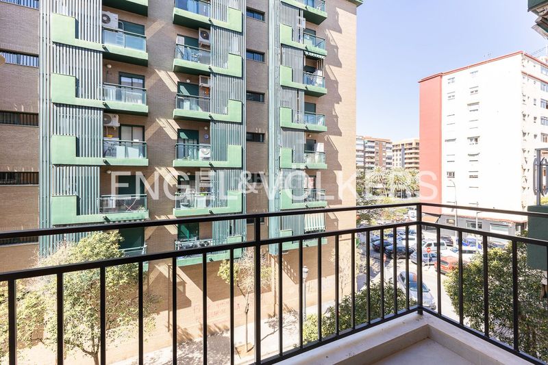 Piso vivienda a estrenar en ruben vela zona de en corts en Valencia - Imagen 24