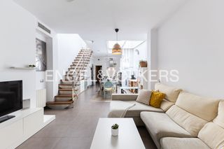 Rent House in Massarojos. Amplia vivienda de 4 dormitorios con terraza  disponible desde a