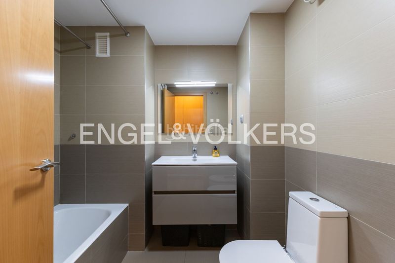 Foto a7f9041a-9230-445c-a052-9cdce75992ee. Pis amb calefacció piscina a Casco Urbano Vinaròs