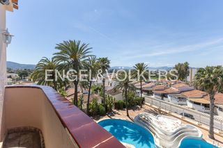 Àtic a Les Bassetes - El Marjal. Ático luminoso con gran terraza en l y vistas únicas al mar y mo