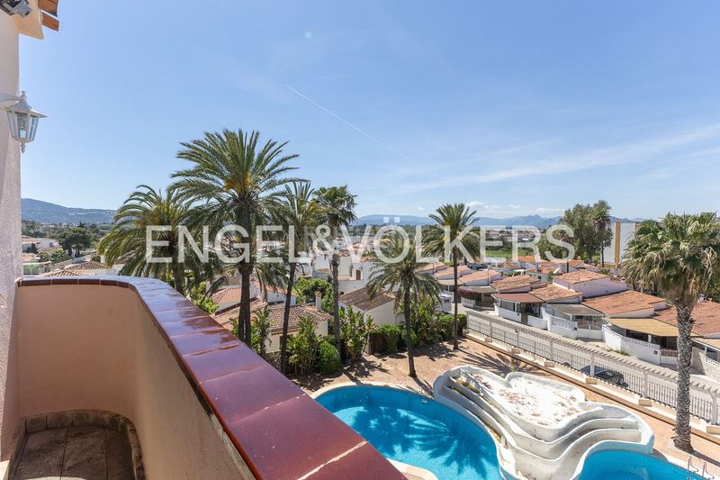 Foto 40181f0e-8d86-4e25-8787-469dd9c38082. Àtic amb calefacció piscina a Les Bassetes - El Marjal Dénia