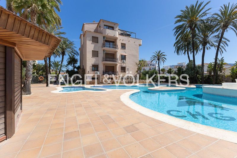 Foto b5319604-d4af-4c22-ac11-4a7013335848. Àtic amb calefacció piscina a Les Bassetes - El Marjal Dénia