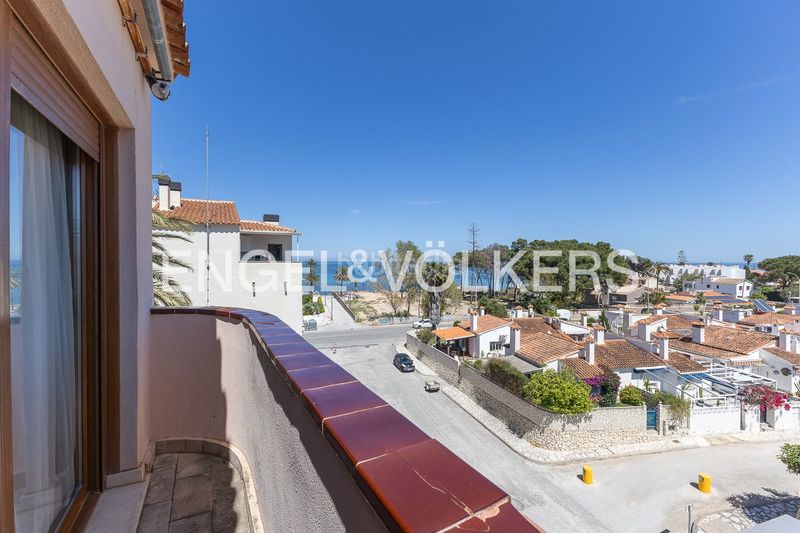 Foto c2e2d11a-fbd4-4deb-9b45-99540e585fbf. Àtic amb calefacció piscina a Les Bassetes - El Marjal Dénia