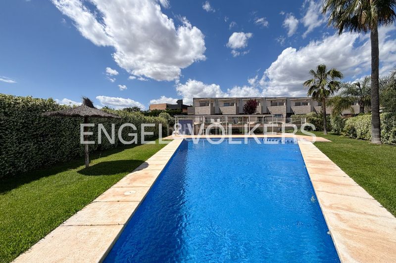 Foto b02029a9-24d8-487b-9bc9-0fb89d836cce. Lloguer casa amb calefacció aparcament piscina a Bétera