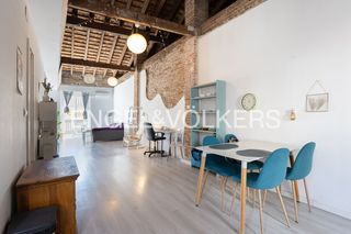 Appartement à El Botànic. Vivienda única con techos abuhardillados
