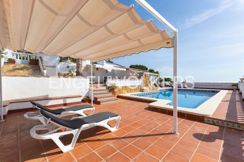 Foto b494900d-0844-44af-ab62-f4ad011262c5. Casa amb calefacció aparcament piscina a Alcossebre