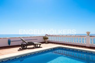 Casa a Alcossebre. Villa exclusiva en alcossebre 3.000m de parcela y vistas al mar