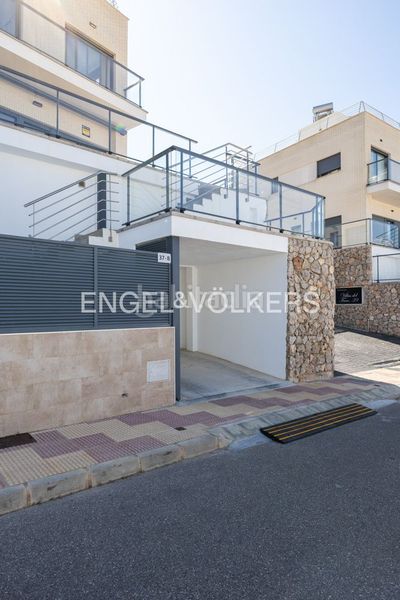 Foto 49d50cc8-5b3b-400e-bbbc-07c3e1c051fd. Casa amb calefacció aparcament piscina a El Faro Cullera