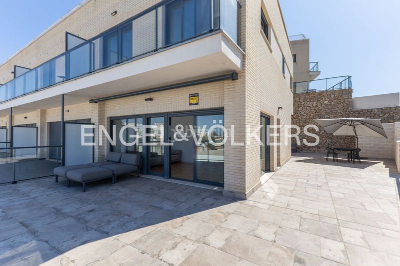 Foto ffcac7a6-1d07-44c5-8eec-9e74370b9284. Casa amb calefacció aparcament piscina a El Faro Cullera