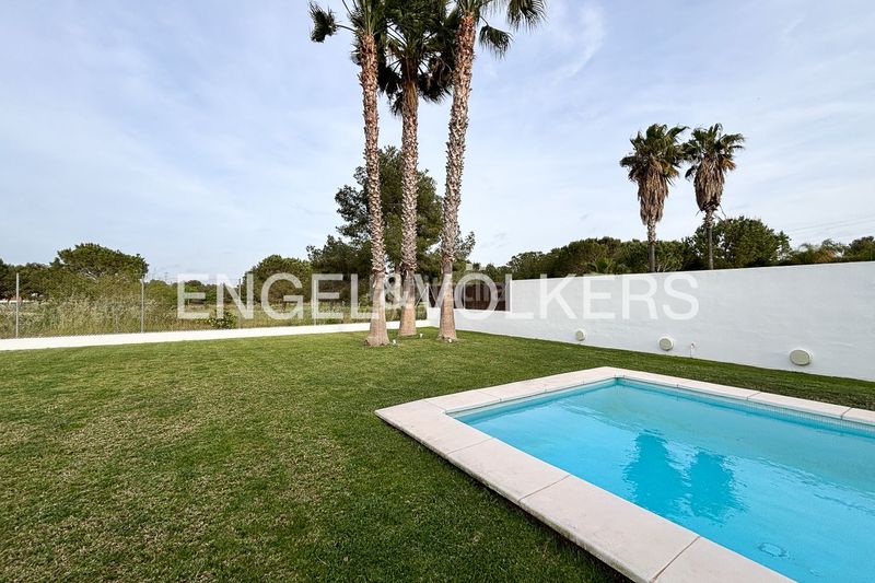 Foto 485b45bf-5940-43f4-b129-009a2efb67e4. Lloguer casa amb calefacció aparcament piscina a Bétera