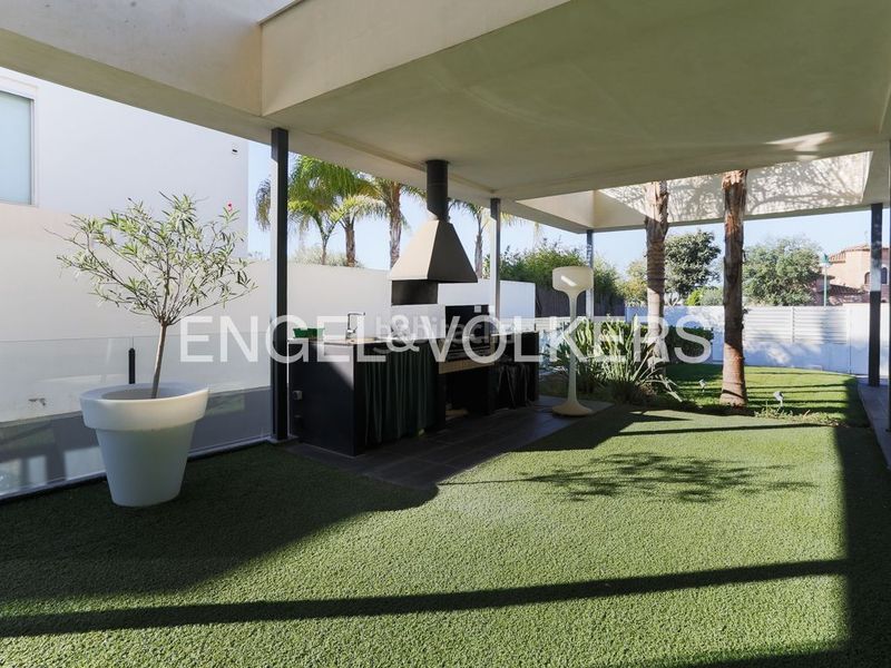 Foto 5608fb0e-9316-461e-82f3-22c4b5f2dfd8. Lloguer casa amb calefacció aparcament piscina a Bétera