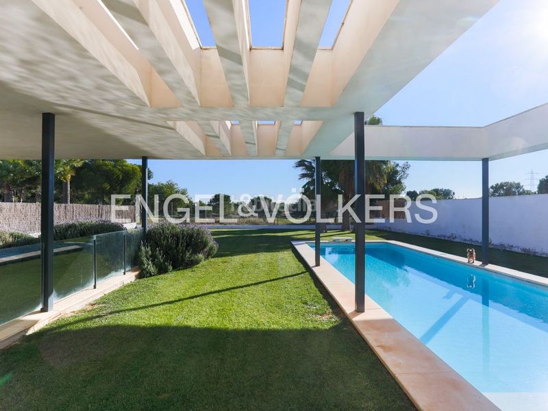 Foto 6518ba08-c730-41f5-b4d9-6b2ca3d12ee6. Lloguer casa amb calefacció aparcament piscina a Bétera