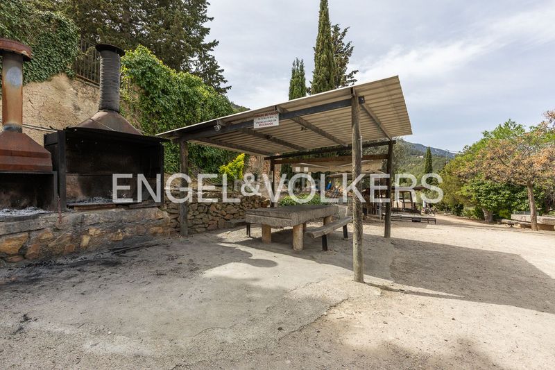 Foto 1658b68f-4741-4004-bd26-662815a3b70e. Casa amb calefacció aparcament piscina a Eixample Alcoi