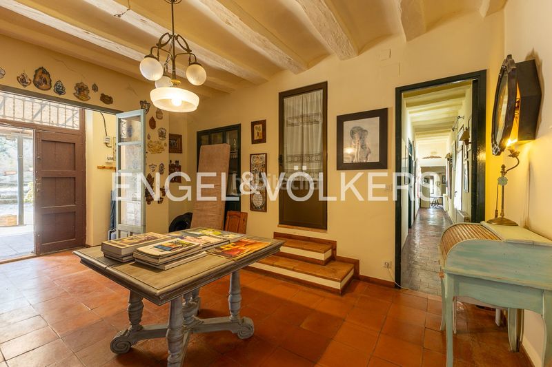 Foto 34176062-ae5c-4725-847e-229f4950d716. Casa amb calefacció aparcament piscina a Eixample Alcoi