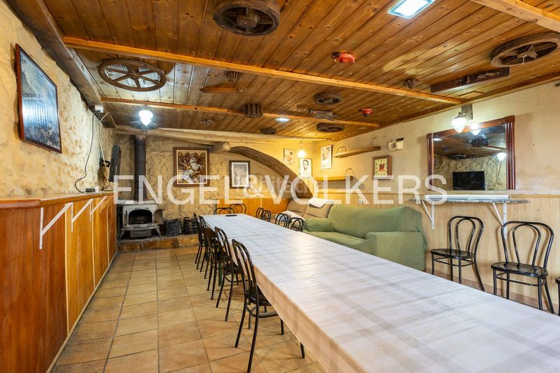 Foto 65011489-13f3-4161-bbf3-5caee4ec5c41. Casa amb calefacció aparcament piscina a Eixample Alcoi