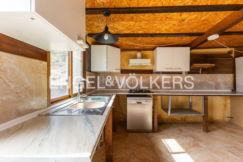 Foto 73da3de8-ab43-49f4-9f5f-d9d464609adc. Casa amb calefacció aparcament piscina a Eixample Alcoi