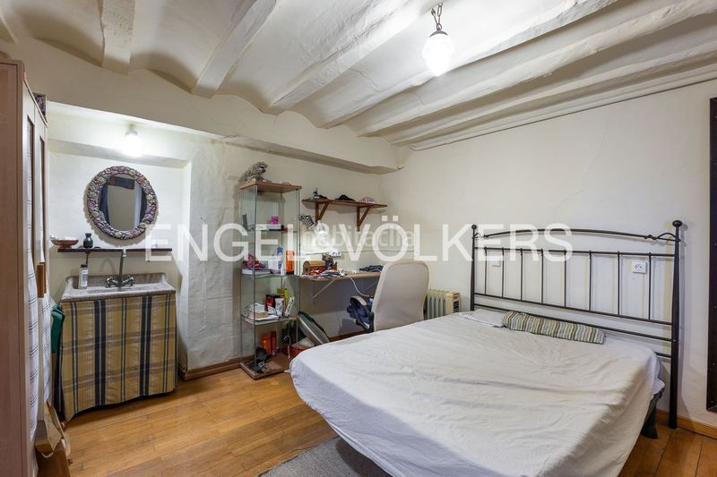 Foto 77db13c6-1dc6-4b07-aff1-1e351591c9e8. Casa amb calefacció aparcament piscina a Eixample Alcoi