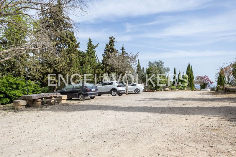 Foto a0999904-1492-4909-b964-6f0f9d1fce8d. Casa amb calefacció aparcament piscina a Eixample Alcoi