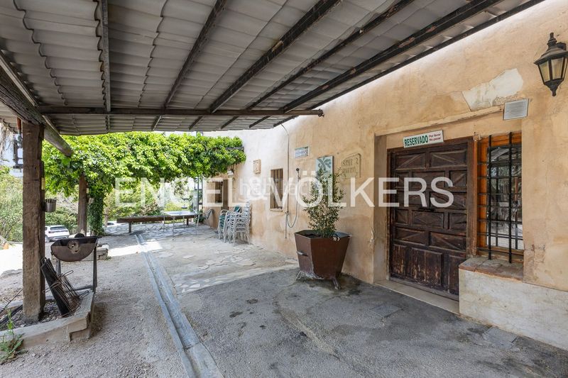 Foto d5b62f4a-cd22-43f0-a727-7f2b59e23912. Casa amb calefacció aparcament piscina a Eixample Alcoi