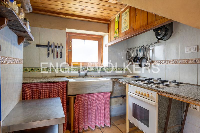 Foto f5105931-a684-420e-b5ba-2587d8db88be. Casa amb calefacció aparcament piscina a Eixample Alcoi