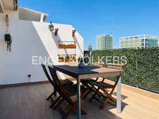 Miete Dachwohnung in Nou Moles. Ático exclusivo con terraza de 30 m, ideal para familias en vale