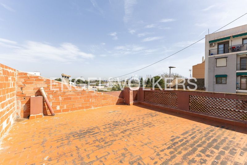 Foto 382d65ba-979f-4fd9-a993-27f78e5c42b7. Casa amb calefacció aparcament piscina a Pinedo Valencia