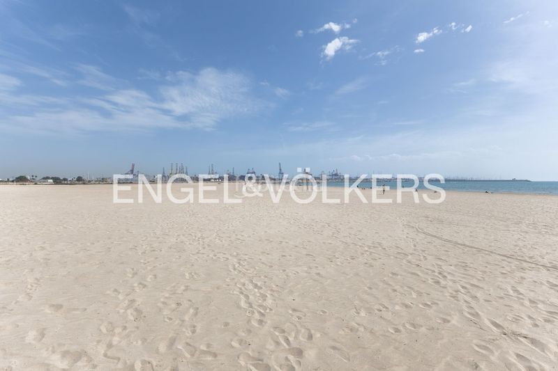 Foto 6eb5c497-fc13-41c3-aca4-1173f377156d. Casa amb calefacció aparcament piscina a Pinedo Valencia