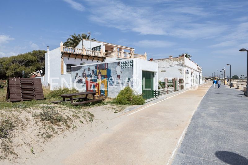 Foto 9d85390e-a4a4-4fc1-b051-b8f199befea4. Casa amb calefacció aparcament piscina a Pinedo Valencia