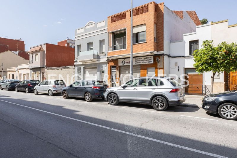 Foto b32d1eb5-61ac-4fde-9edb-5e81430cad2f. Casa amb calefacció aparcament piscina a Pinedo Valencia