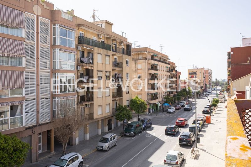 Foto d1f1b9d0-d9d1-4120-ac88-103fbd1f7295. Casa amb calefacció aparcament piscina a Pinedo Valencia