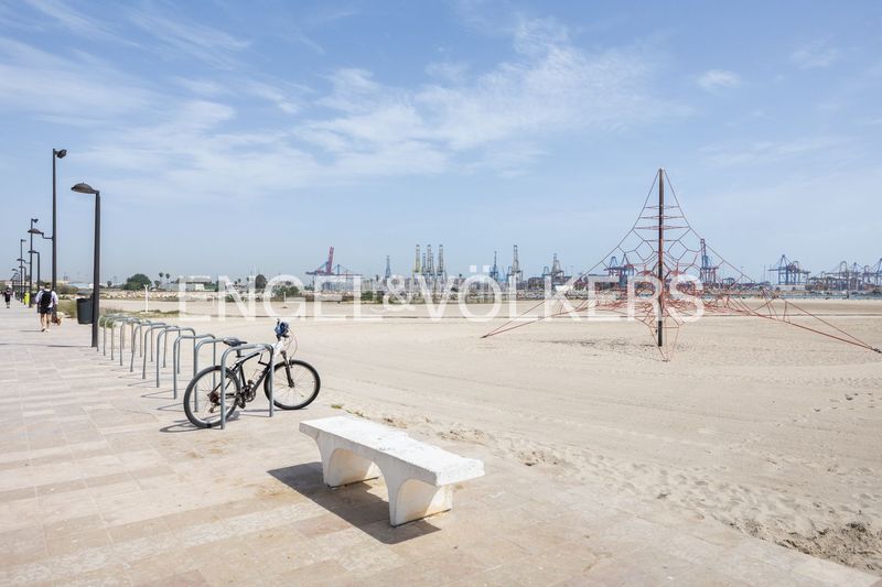 Foto e4df2b79-a914-454a-87d6-5239ba14eacf. Casa amb calefacció aparcament piscina a Pinedo Valencia