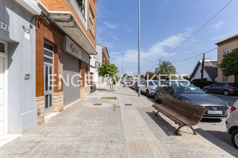 Foto f715cb18-578d-427b-929c-99d55159e20e. Casa amb calefacció aparcament piscina a Pinedo Valencia