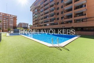 Rent Flat  Paseo serra d'espadá. Alquiler de piso amueblado con balcón y piscina en la patacona