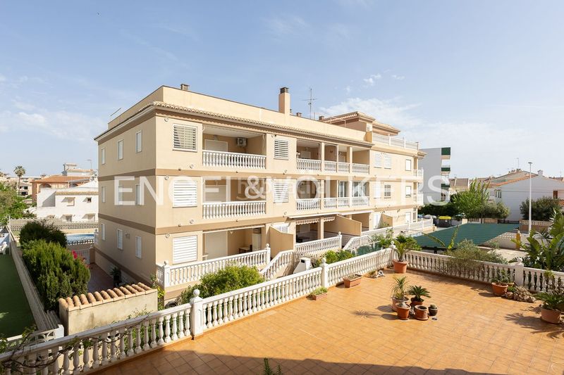 Foto 58a91273-fa7c-4f20-9bd9-d5ec489068e3. Pis amb calefacció piscina a El Perelló Sueca