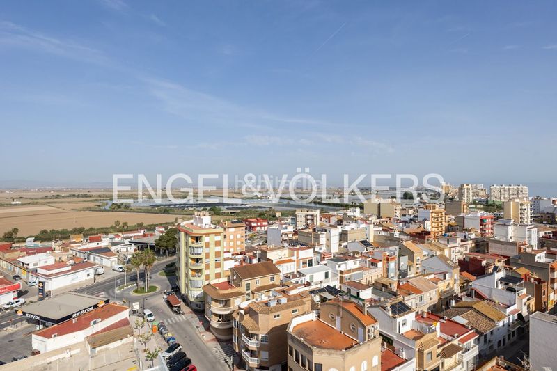 Foto 5e7f97b6-dae2-4b46-bb48-d3e1a029b77a. Pis amb calefacció aparcament piscina a El Perelló Sueca