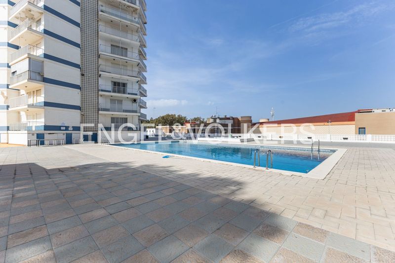 Foto afa9f83b-412e-4058-9987-52cb0bd441ff. Pis amb calefacció aparcament piscina a El Perelló Sueca