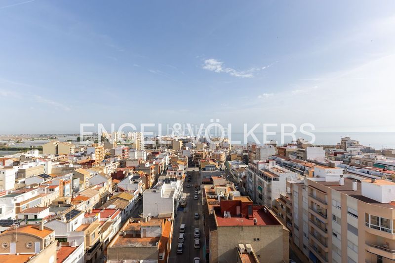 Foto c25a2955-e37f-411f-a0c7-5b6609e7e597. Pis amb calefacció aparcament piscina a El Perelló Sueca