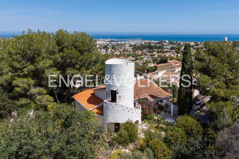Foto 1a3565d5-a603-45c2-9934-51d1adc530d1. Casa amb calefacció aparcament piscina a El Montgó Dénia