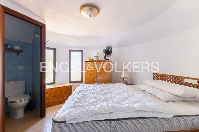 Foto 2f385de4-f0a7-4323-8302-5ea7d141d1ec. Casa amb calefacció aparcament piscina a El Montgó Dénia