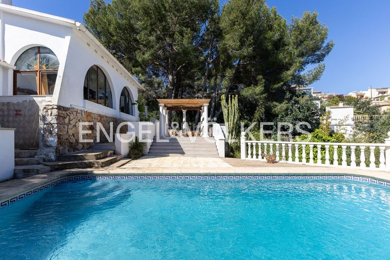 Foto 370d368a-3ce9-49eb-b4d8-1c34bb81d500. Casa amb calefacció aparcament piscina a El Montgó Dénia