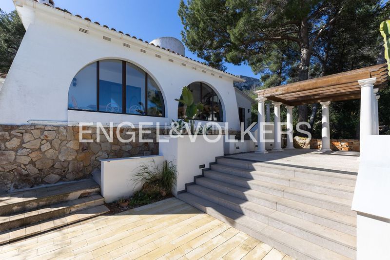 Foto 6019ed8c-d562-4135-a046-794fb2d79f25. Casa amb calefacció aparcament piscina a El Montgó Dénia