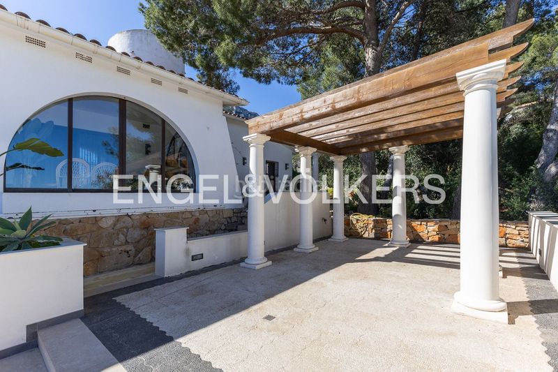 Foto abe9bdb6-84cd-498f-ab3e-853931b48f5f. Casa amb calefacció aparcament piscina a El Montgó Dénia
