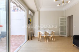 Miete Etagenwohnung in Arrancapins. Amplia vivienda reformada junto a plaza españa