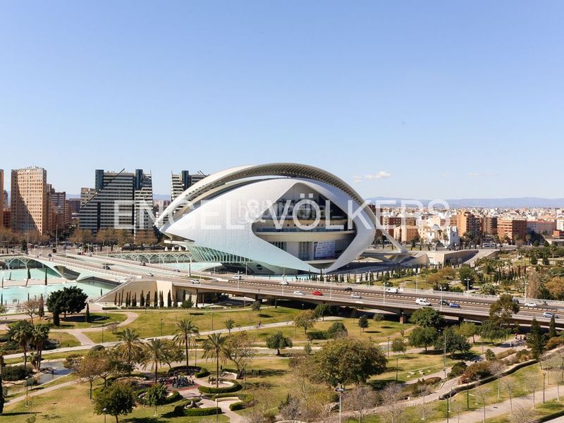 Foto 1626b447-d8b8-45a9-af5c-34e5f477bf62. Àtic amb calefacció aparcament a Penya-Roja - Avda. Francia Valencia