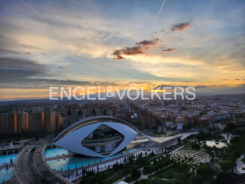 Foto 52735d83-15cf-4e0b-81ec-d9fd44a1fe8c. Àtic amb calefacció aparcament a Penya-Roja - Avda. Francia Valencia