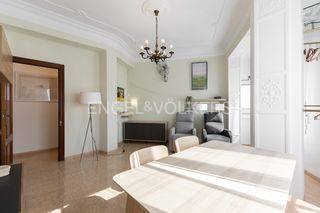 Miete Etagenwohnung in La Roqueta. Elegante apartamento en el corazón de valència historia y modern
