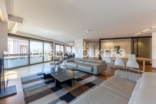 Affitto Appartamento in Exposició. Exclusiva vivienda en la pagoda