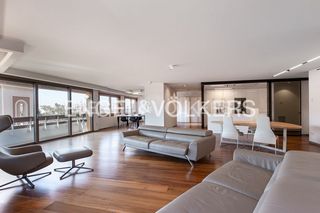 Rent Flat in Exposició. Exclusiva vivienda en la pagoda