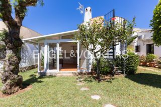 Haus in Las Rotas / Les Rotes. Bungalow con 2 dormitorios en urbanización familiar